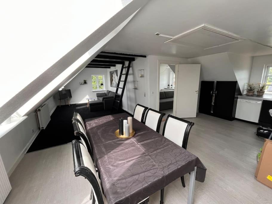 Stor Rummelig Lejlighed Med Egen P-Plads Kolding Buitenkant foto